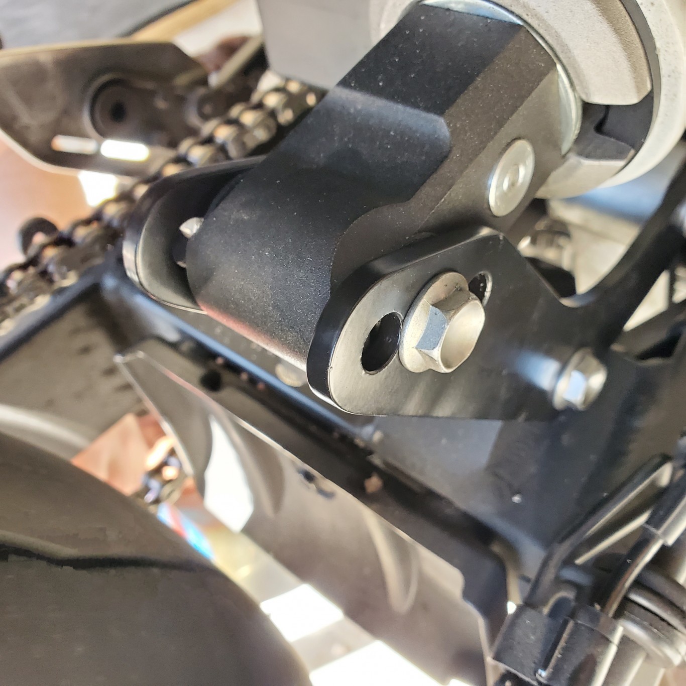 Lowering links installed Modifications, Accessories, and Appearance