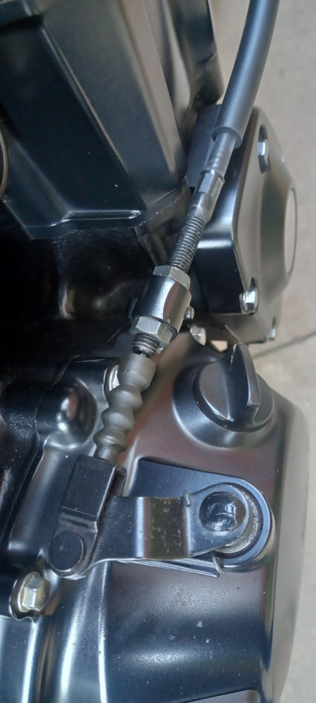 Clutch adjustment at casing Maintenance and Servicing Z900RS