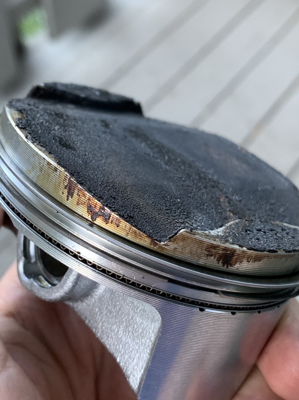 Carbon buildup on pistons and valves Maintenance and Servicing Z900RS