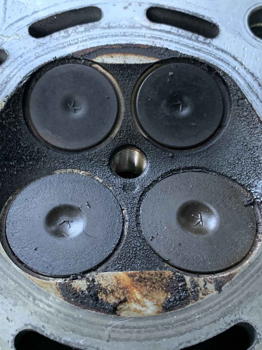 Carbon buildup on pistons and valves Maintenance and Servicing Z900RS